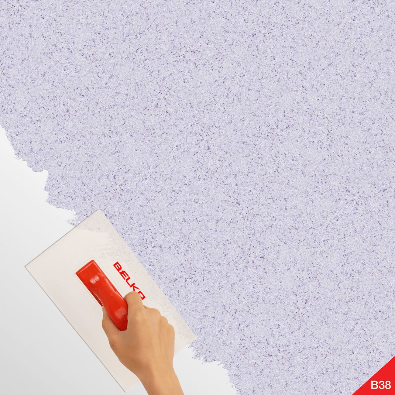 Tapet Liliachiu Suav aplicat într-o cameră decorată cu accente pastel și mobilier elegant